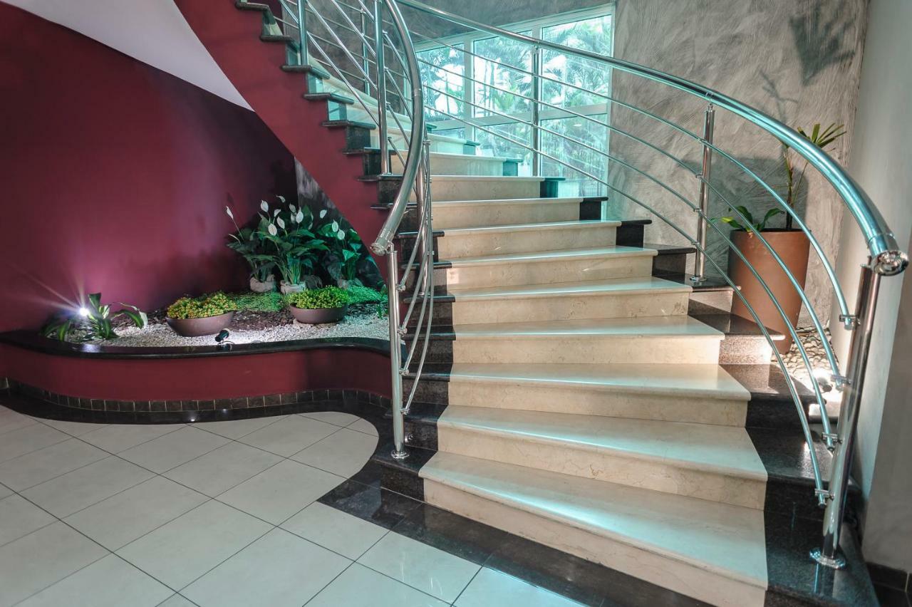 Hotel The Premium Osasco Bagian luar foto